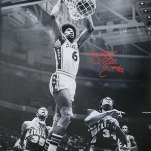 Julius Erving Autographed Philadelphia 76ers B/W 16x20 Photo Beckett Witnessed