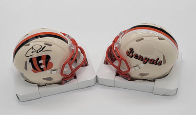 Carson Palmer Autographed Cincinnati Bengals Retro Mini Helmet Beckett Witnessed