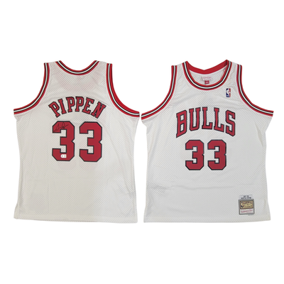 Scottie Pippen Autographed Chicago Bulls 1997-98 Mitchell & Ness White Jersey Beckett Witnessed