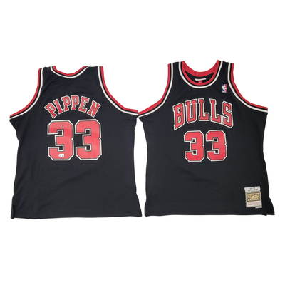 Scottie Pippen Autographed Chicago Bulls Black 1997-98 Mitchell & Ness Swingman Jersey Beckett Witnessed