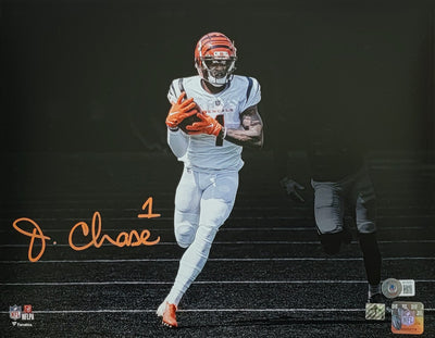 Ja'Marr Chase Autographed Cincinnati Bengals Spotlight 11x14 Photo Beckett Witnessed