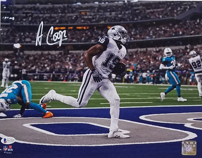 Ezekiel Elliott Autographed Dallas Cowboys 11x14 Photo Beckett